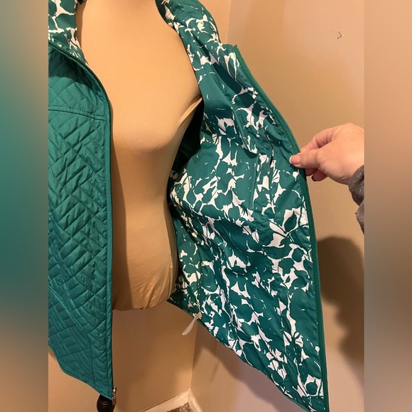 Susan Graver Kelly Green Quilted Packable Jacket with carry bag, size 1X - Picture 2 of 13